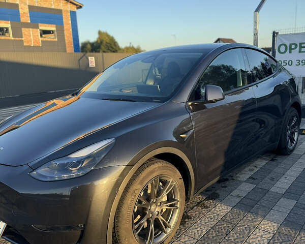 Серый Тесла Model Y, объемом двигателя 0 л и пробегом 11 тыс. км за 33000 $, фото 6 на Automoto.ua