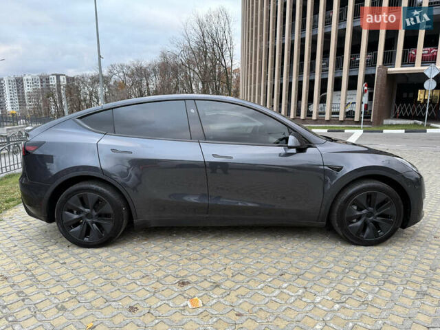 Серый Тесла Model Y, объемом двигателя 0 л и пробегом 5 тыс. км за 29490 $, фото 5 на Automoto.ua