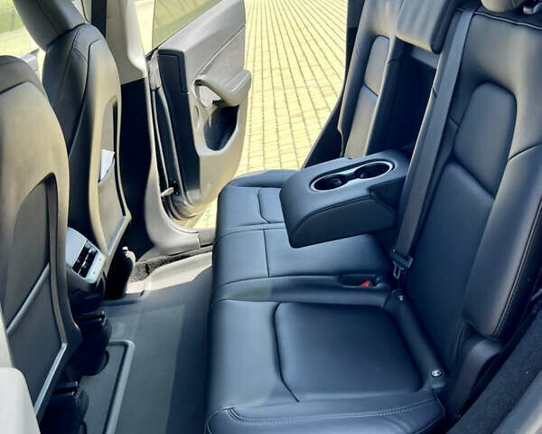 Серый Тесла Model Y, объемом двигателя 0 л и пробегом 45 тыс. км за 24500 $, фото 35 на Automoto.ua