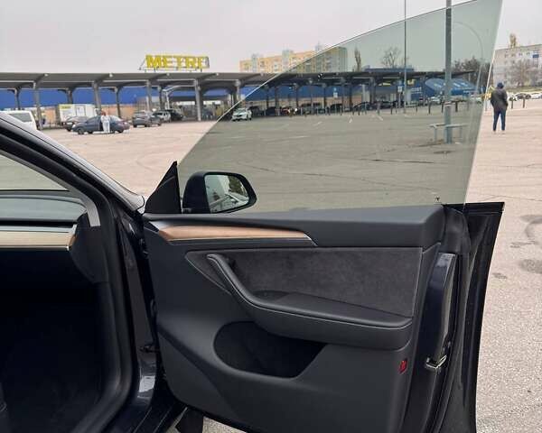 Серый Тесла Model Y, объемом двигателя 0 л и пробегом 38 тыс. км за 33500 $, фото 6 на Automoto.ua