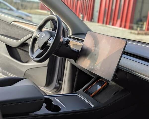 Серый Тесла Model Y, объемом двигателя 0 л и пробегом 29 тыс. км за 30500 $, фото 23 на Automoto.ua