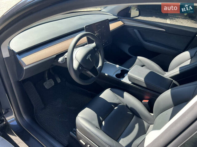 Серый Тесла Model Y, объемом двигателя 0 л и пробегом 12 тыс. км за 30000 $, фото 22 на Automoto.ua