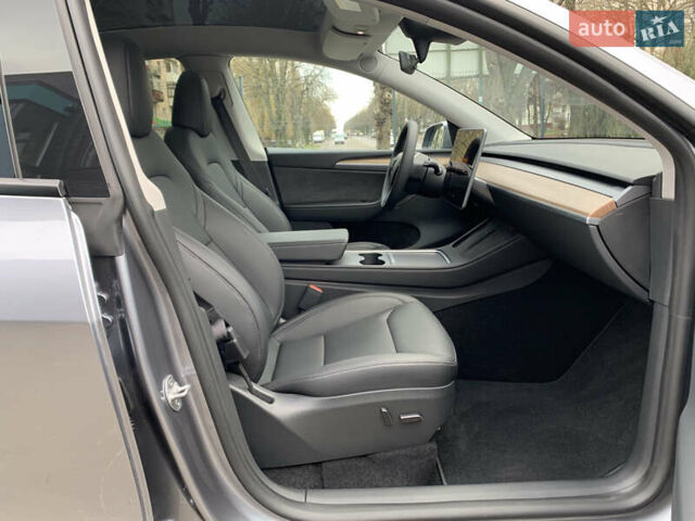Серый Тесла Model Y, объемом двигателя 0 л и пробегом 5 тыс. км за 42500 $, фото 29 на Automoto.ua
