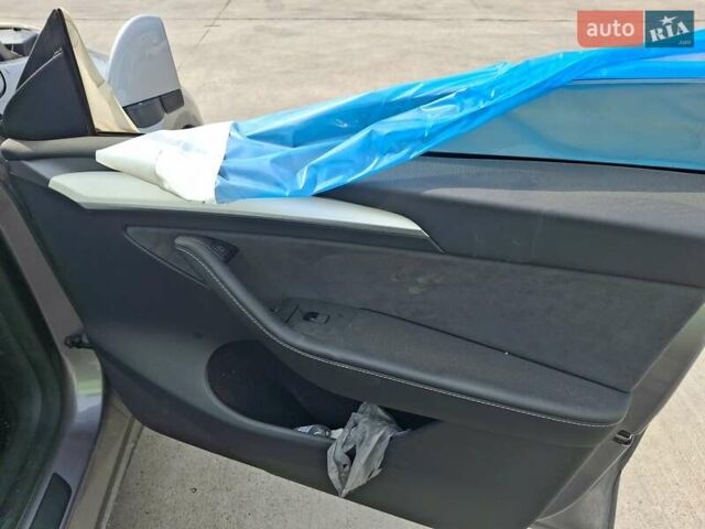 Серый Тесла Model Y, объемом двигателя 0 л и пробегом 26 тыс. км за 21800 $, фото 15 на Automoto.ua