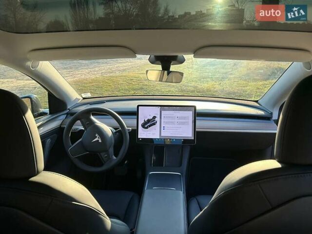 Серый Тесла Model Y, объемом двигателя 0 л и пробегом 10 тыс. км за 27000 $, фото 6 на Automoto.ua