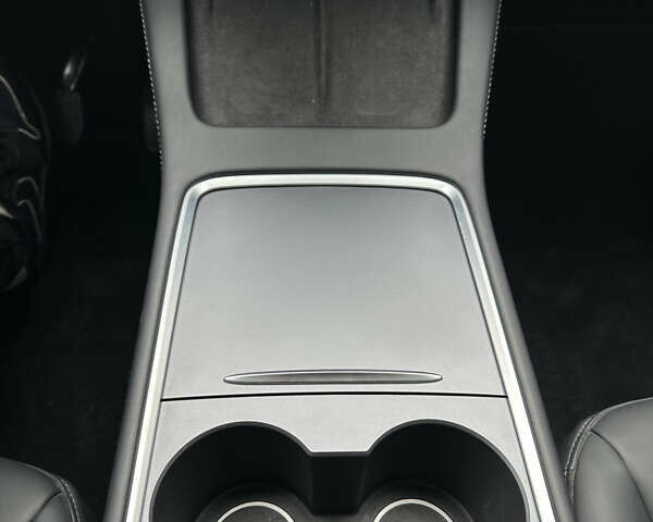 Серый Тесла Model Y, объемом двигателя 0 л и пробегом 15 тыс. км за 34500 $, фото 20 на Automoto.ua