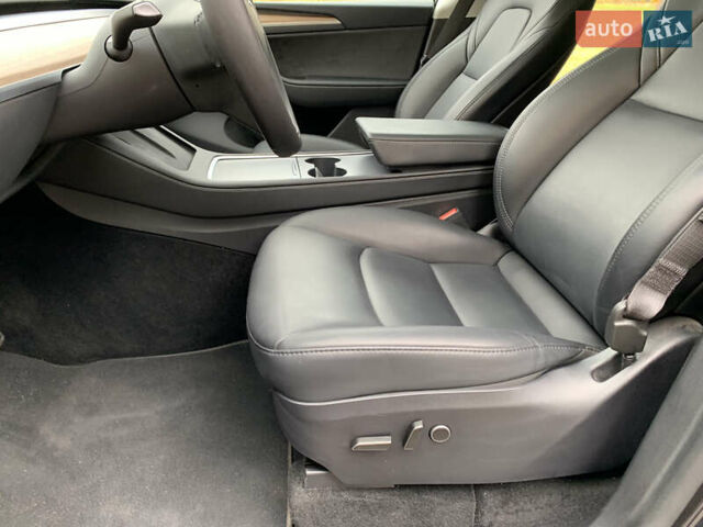 Серый Тесла Model Y, объемом двигателя 0 л и пробегом 14 тыс. км за 32300 $, фото 27 на Automoto.ua