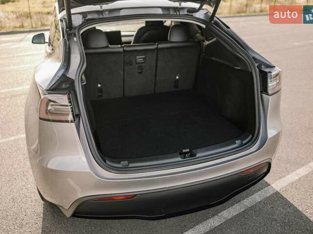 Сірий Тесла Model Y, об'ємом двигуна 0 л та пробігом 12 тис. км за 32500 $, фото 87 на Automoto.ua