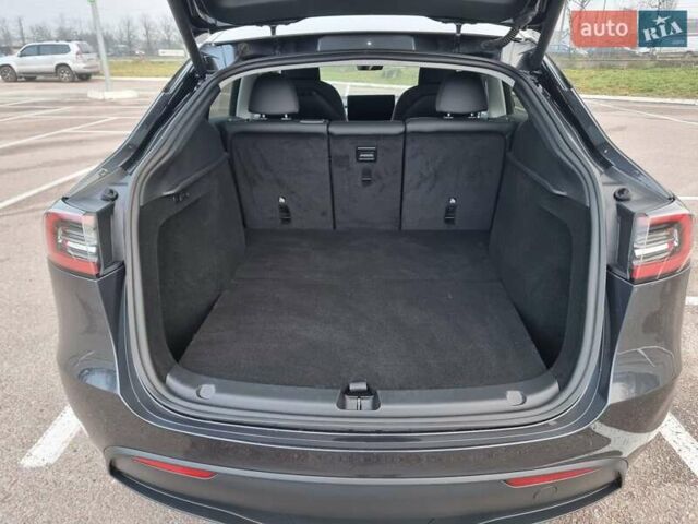 Серый Тесла Model Y, объемом двигателя 0 л и пробегом 24 тыс. км за 30900 $, фото 28 на Automoto.ua