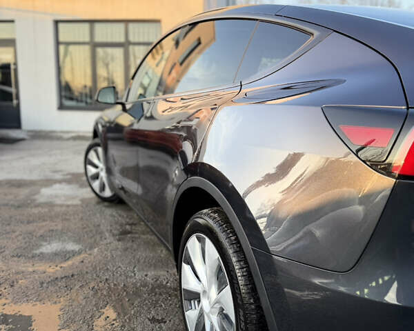Серый Тесла Model Y, объемом двигателя 0 л и пробегом 1 тыс. км за 39900 $, фото 15 на Automoto.ua