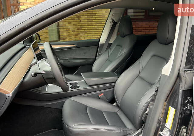 Серый Тесла Model Y, объемом двигателя 0 л и пробегом 21 тыс. км за 24000 $, фото 15 на Automoto.ua