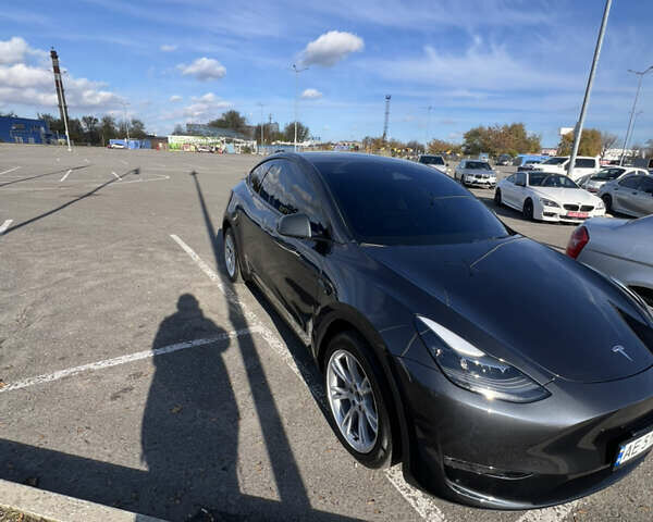 Серый Тесла Model Y, объемом двигателя 0 л и пробегом 40 тыс. км за 29900 $, фото 4 на Automoto.ua