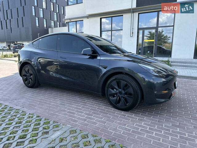 Серый Тесла Model Y, объемом двигателя 0 л и пробегом 6 тыс. км за 35999 $, фото 2 на Automoto.ua