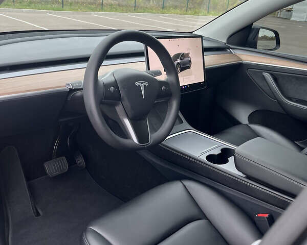Тесла Model Y 2024 в Ровно на Automoto.ua Серый Тесла Model Y, объемом двигателя 0 л и пробегом 11 тыс. км за 33600 $, фото 22 на Automoto.ua