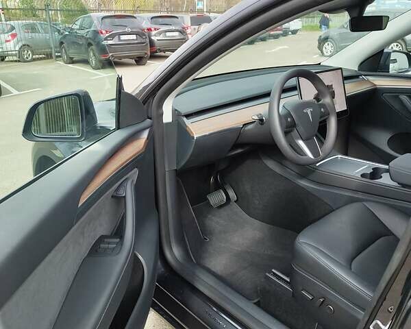 Серый Тесла Model Y, объемом двигателя 0 л и пробегом 1 тыс. км за 33000 $, фото 8 на Automoto.ua