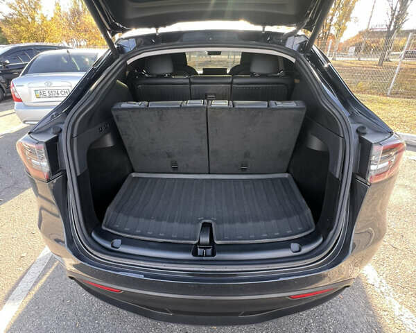 Серый Тесла Model Y, объемом двигателя 0 л и пробегом 40 тыс. км за 29900 $, фото 6 на Automoto.ua