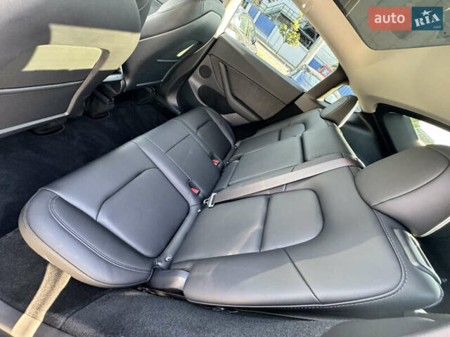 Серый Тесла Model Y, объемом двигателя 0 л и пробегом 25 тыс. км за 31000 $, фото 15 на Automoto.ua