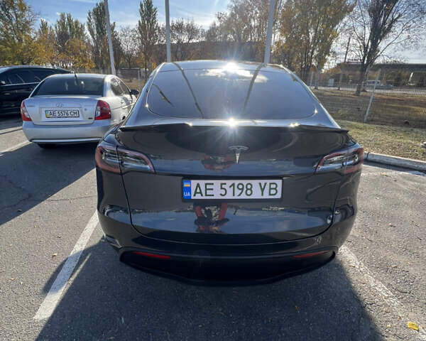Серый Тесла Model Y, объемом двигателя 0 л и пробегом 40 тыс. км за 29900 $, фото 3 на Automoto.ua