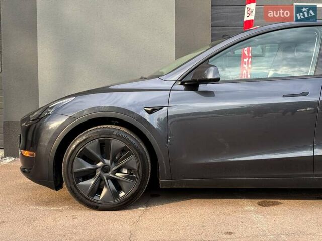 Серый Тесла Model Y, объемом двигателя 0 л и пробегом 1 тыс. км за 34500 $, фото 4 на Automoto.ua
