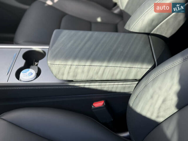 Сірий Тесла Model Y, об'ємом двигуна 0 л та пробігом 5 тис. км за 29500 $, фото 12 на Automoto.ua