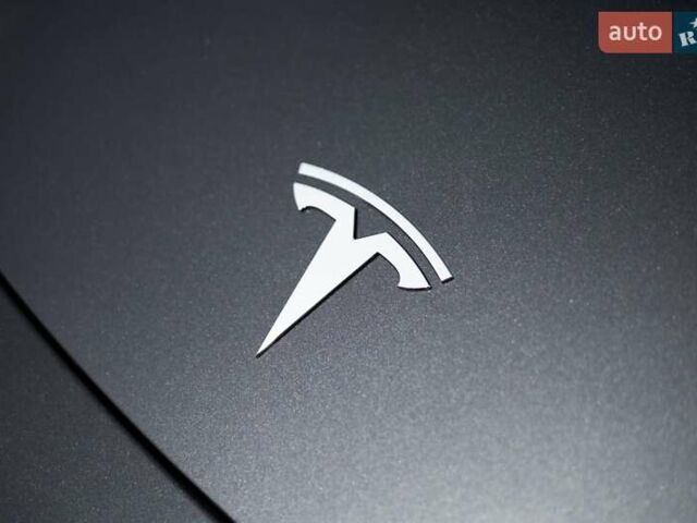 Серый Тесла Model Y, объемом двигателя 0 л и пробегом 24 тыс. км за 29500 $, фото 47 на Automoto.ua
