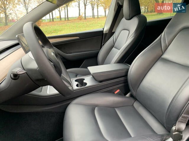 Серый Тесла Model Y, объемом двигателя 0 л и пробегом 14 тыс. км за 32300 $, фото 10 на Automoto.ua