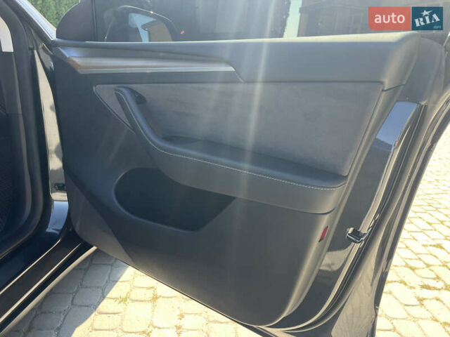 Серый Тесла Model Y, объемом двигателя 0 л и пробегом 12 тыс. км за 30000 $, фото 39 на Automoto.ua