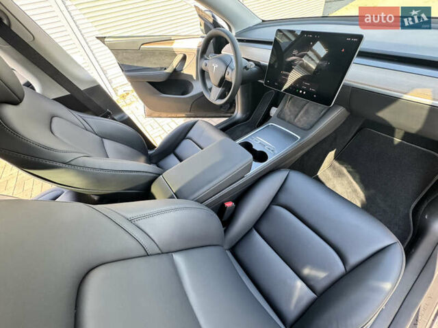 Серый Тесла Model Y, объемом двигателя 0 л и пробегом 25 тыс. км за 31000 $, фото 12 на Automoto.ua