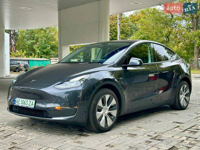 Серый Тесла Model Y, объемом двигателя 0 л и пробегом 1 тыс. км за 42000 $, фото 3 на Automoto.ua