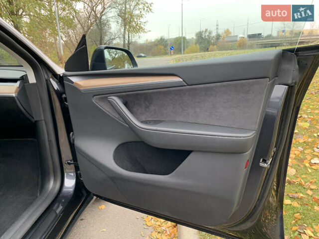 Серый Тесла Model Y, объемом двигателя 0 л и пробегом 14 тыс. км за 32300 $, фото 12 на Automoto.ua