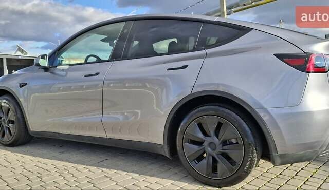 Сірий Тесла Model Y, об'ємом двигуна 0 л та пробігом 11 тис. км за 31000 $, фото 3 на Automoto.ua