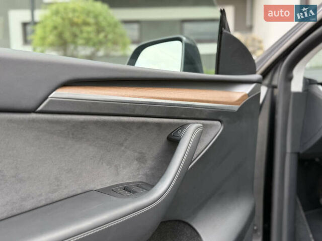 Сірий Тесла Model Y, об'ємом двигуна 0 л та пробігом 13 тис. км за 29999 $, фото 70 на Automoto.ua