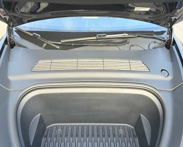 Сірий Тесла Model Y, об'ємом двигуна 0 л та пробігом 19 тис. км за 34900 $, фото 40 на Automoto.ua