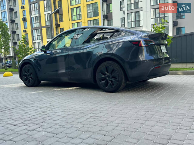 Серый Тесла Model Y, объемом двигателя 0 л и пробегом 3 тыс. км за 29800 $, фото 2 на Automoto.ua