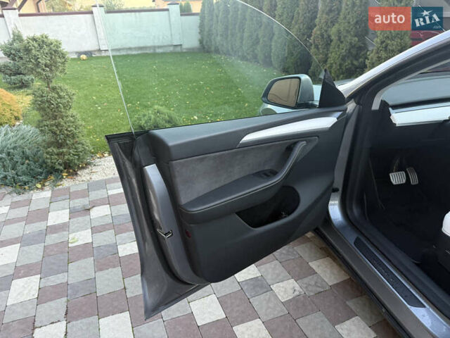 Сірий Тесла Model Y, об'ємом двигуна 0 л та пробігом 12 тис. км за 33300 $, фото 11 на Automoto.ua