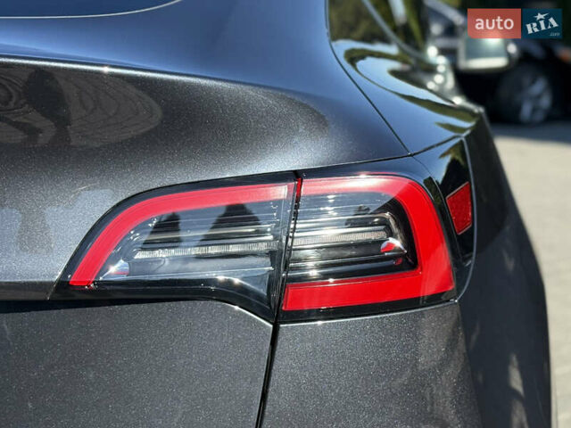 Серый Тесла Model Y, объемом двигателя 0 л и пробегом 12 тыс. км за 29500 $, фото 27 на Automoto.ua