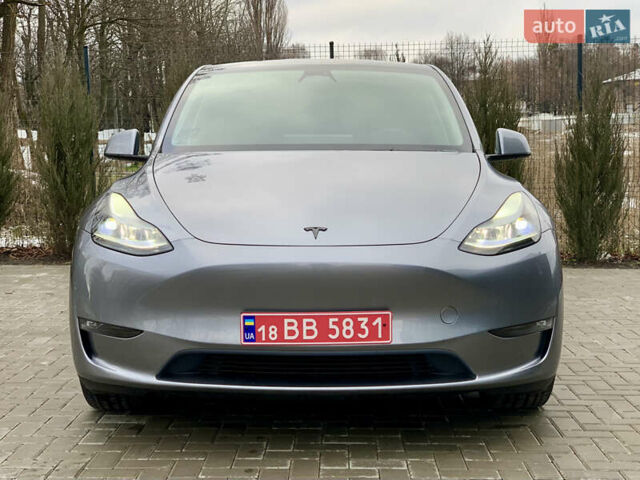 Серый Тесла Model Y, объемом двигателя 0 л и пробегом 5 тыс. км за 42500 $, фото 1 на Automoto.ua