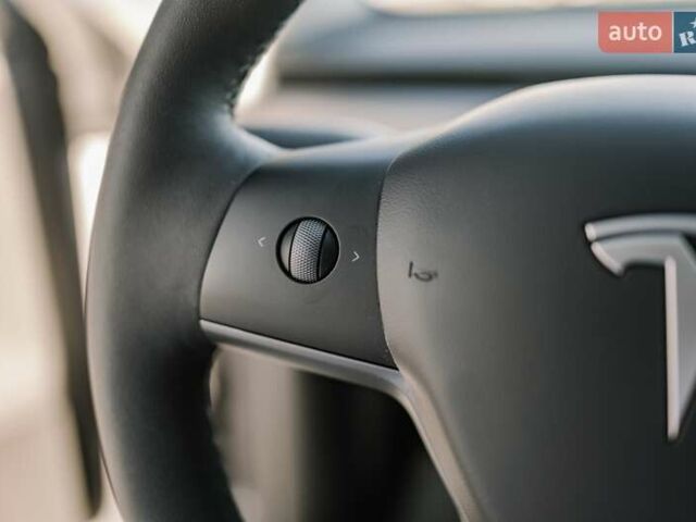 Сірий Тесла Model Y, об'ємом двигуна 0 л та пробігом 12 тис. км за 32500 $, фото 48 на Automoto.ua