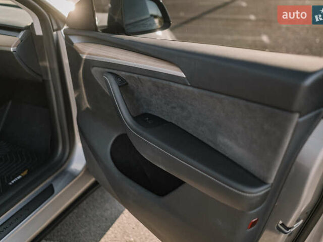 Сірий Тесла Model Y, об'ємом двигуна 0 л та пробігом 12 тис. км за 32500 $, фото 85 на Automoto.ua