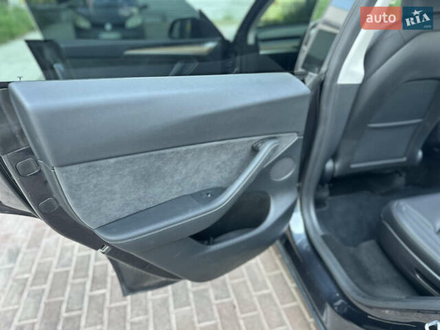 Серый Тесла Model Y, объемом двигателя 0 л и пробегом 6 тыс. км за 35999 $, фото 32 на Automoto.ua