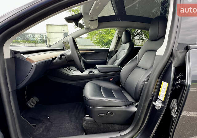 Серый Тесла Model Y, объемом двигателя 0 л и пробегом 13 тыс. км за 32999 $, фото 16 на Automoto.ua