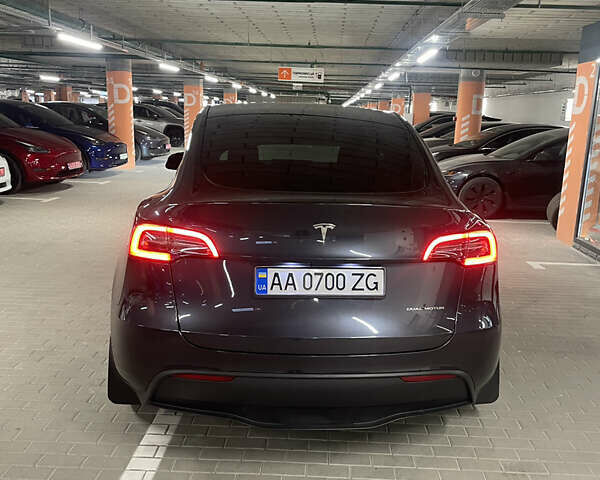 Серый Тесла Model Y, объемом двигателя 0 л и пробегом 15 тыс. км за 31999 $, фото 4 на Automoto.ua