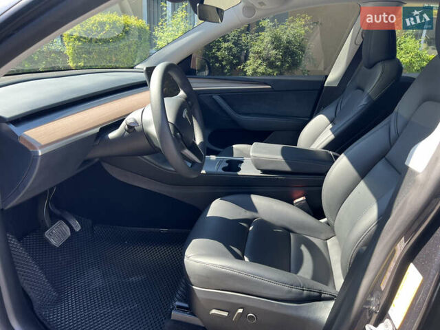Серый Тесла Model Y, объемом двигателя 0 л и пробегом 12 тыс. км за 30000 $, фото 40 на Automoto.ua