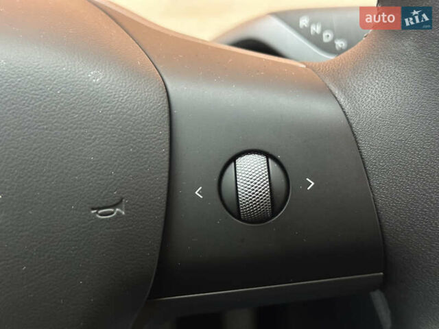 Серый Тесла Model Y, объемом двигателя 0 л и пробегом 2 тыс. км за 35490 $, фото 51 на Automoto.ua