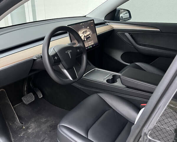 Серый Тесла Model Y, объемом двигателя 0 л и пробегом 33 тыс. км за 25000 $, фото 16 на Automoto.ua