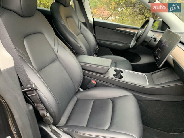 Серый Тесла Model Y, объемом двигателя 0 л и пробегом 14 тыс. км за 32300 $, фото 15 на Automoto.ua