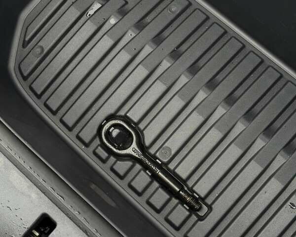 Серый Тесла Model Y, объемом двигателя 0 л и пробегом 38 тыс. км за 33500 $, фото 17 на Automoto.ua