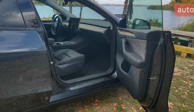 Серый Тесла Model Y, объемом двигателя 0 л и пробегом 7 тыс. км за 28000 $, фото 4 на Automoto.ua