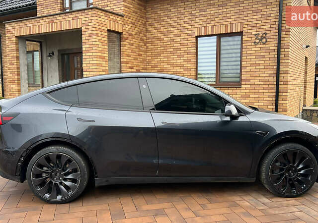 Серый Тесла Model Y, объемом двигателя 0 л и пробегом 21 тыс. км за 24000 $, фото 4 на Automoto.ua
