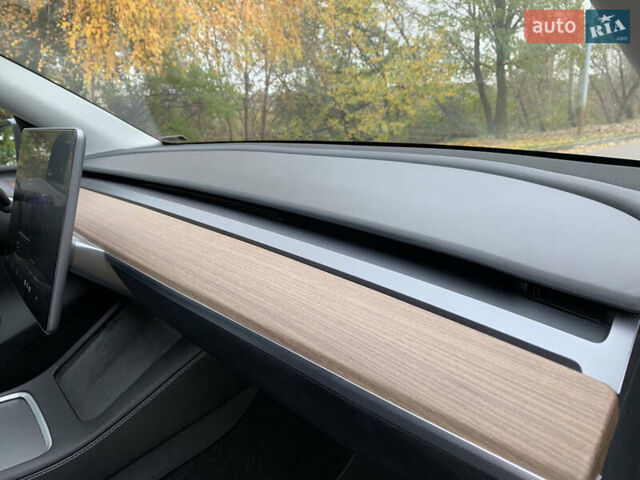 Серый Тесла Model Y, объемом двигателя 0 л и пробегом 14 тыс. км за 32300 $, фото 13 на Automoto.ua